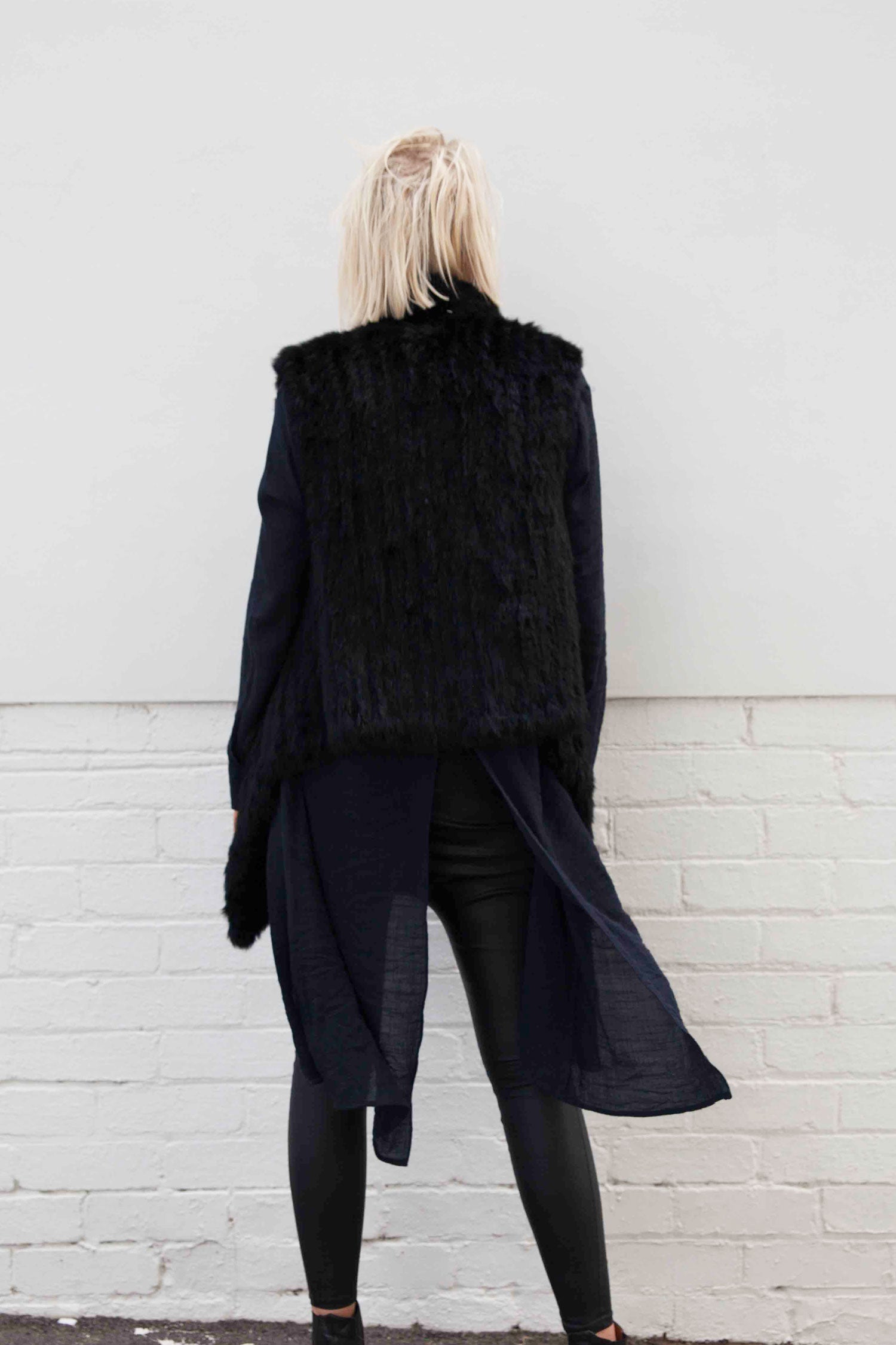 Collier Natural Fur Vest in Onyx - Mode & Affaire